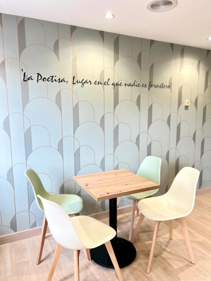 Hostal La Poetisa - Auto Check-In Кульєредо Екстер'єр фото