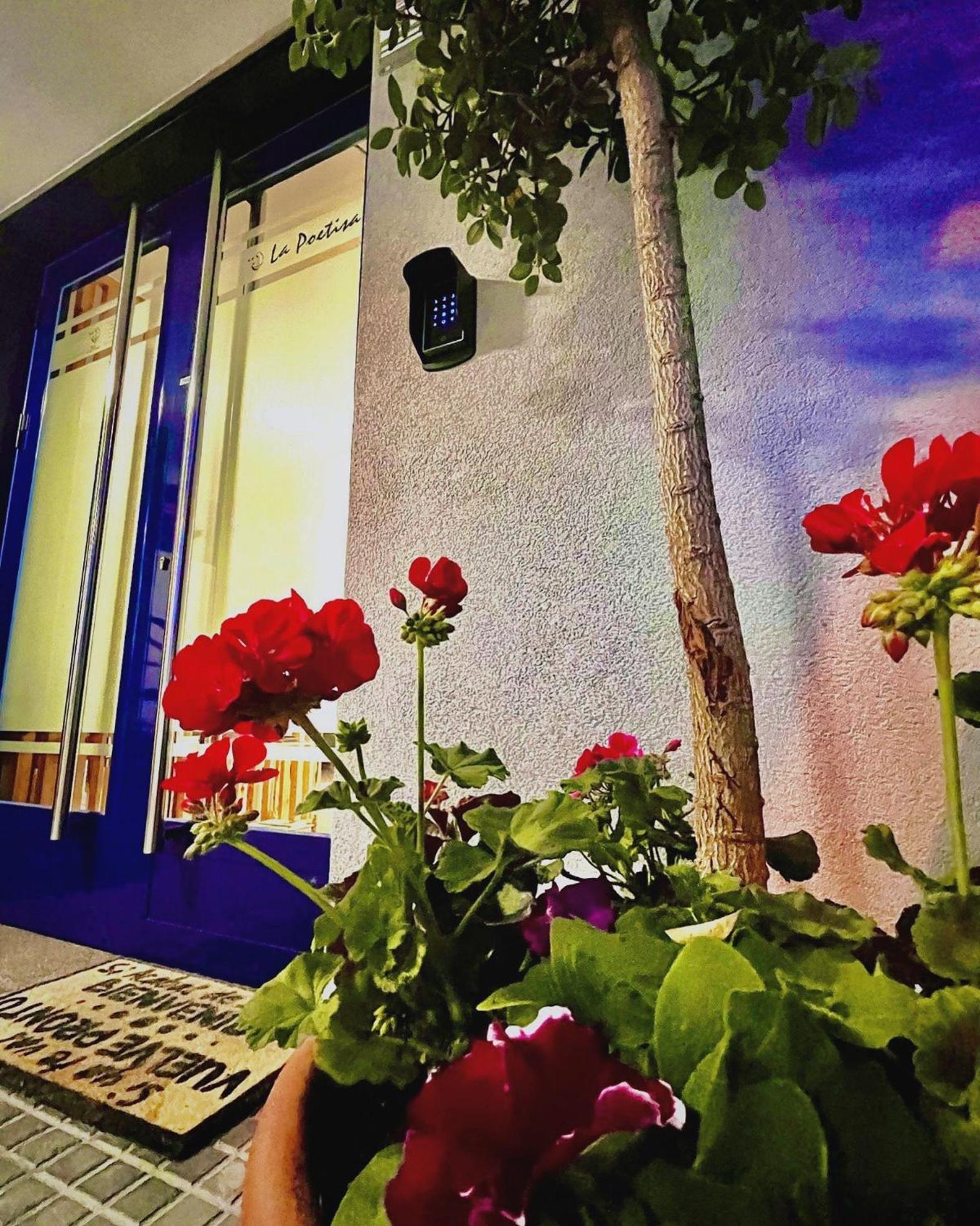 Hostal La Poetisa - Auto Check-In Кульєредо Екстер'єр фото