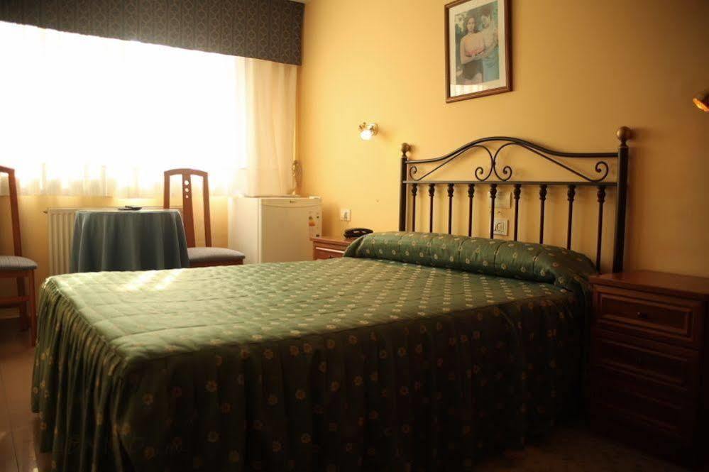 Hostal La Poetisa - Auto Check-In Кульєредо Екстер'єр фото